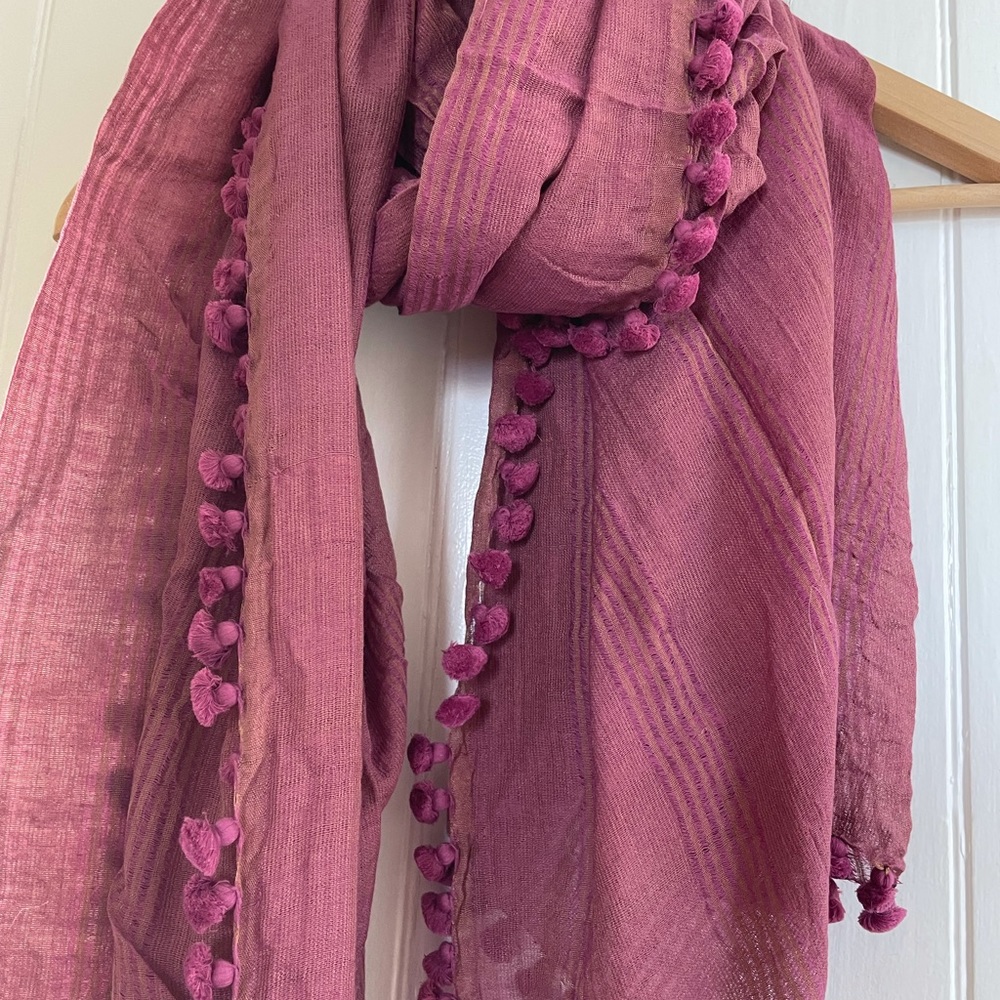 NWT MATTA Dupatta Scarf jammy/purple color with gold stripe